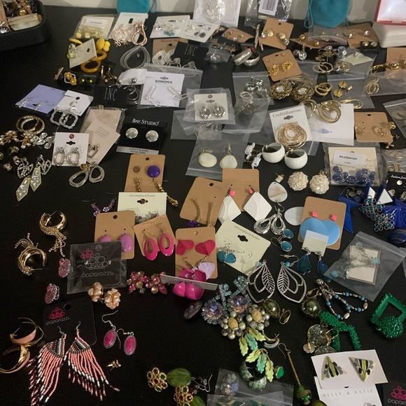 Modern, Vintage, and Estate Jewelry. All pieces have earrings or bracelets. - Picture 10 of 10